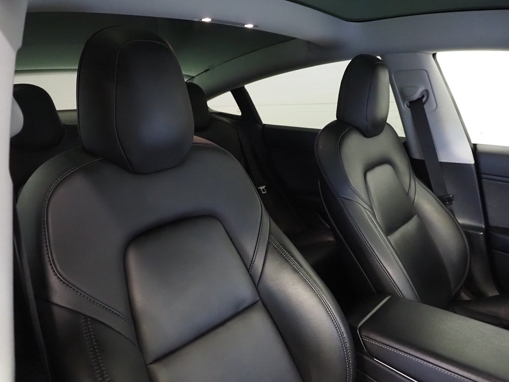 Tesla Model 3 Standard Range Plus Dragkrok Pano Kamera Navi Läder 2019