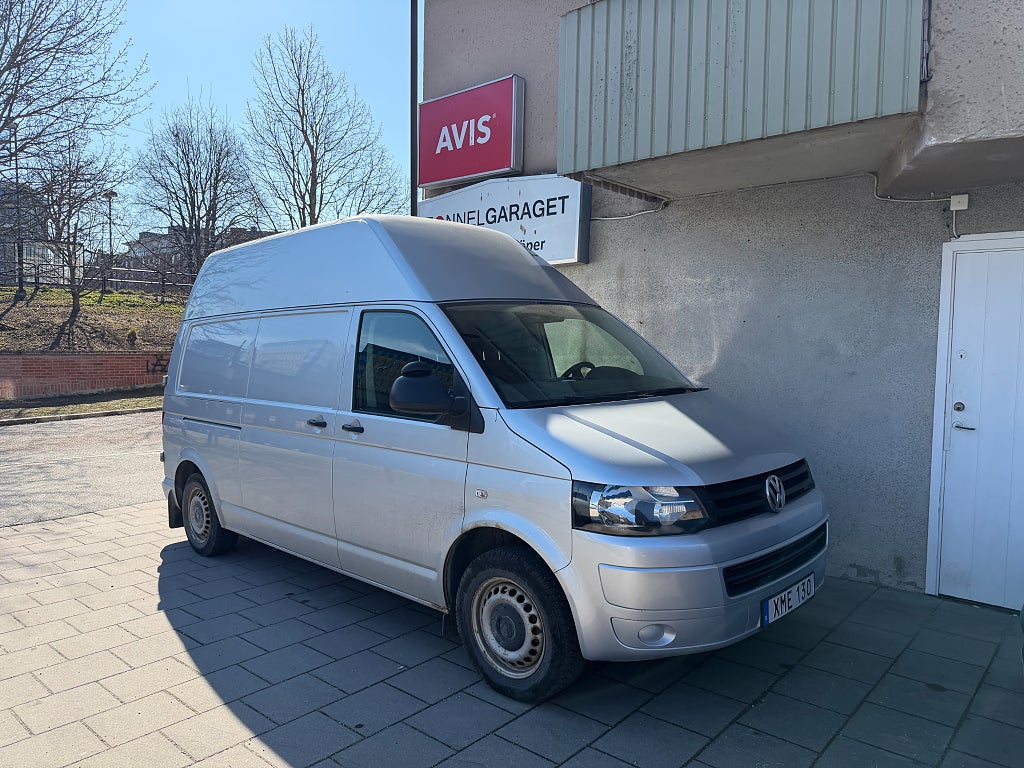 Volkswagen Transporter T32 2.0 TDI L2H2 BMT Euro 5 högskåp 