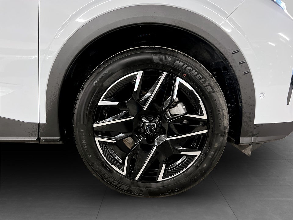 Bild på Peugeot 5008 GT Ultimate Hybrid 145hk Aut 7-SITS ELSTOL B-KAMERA