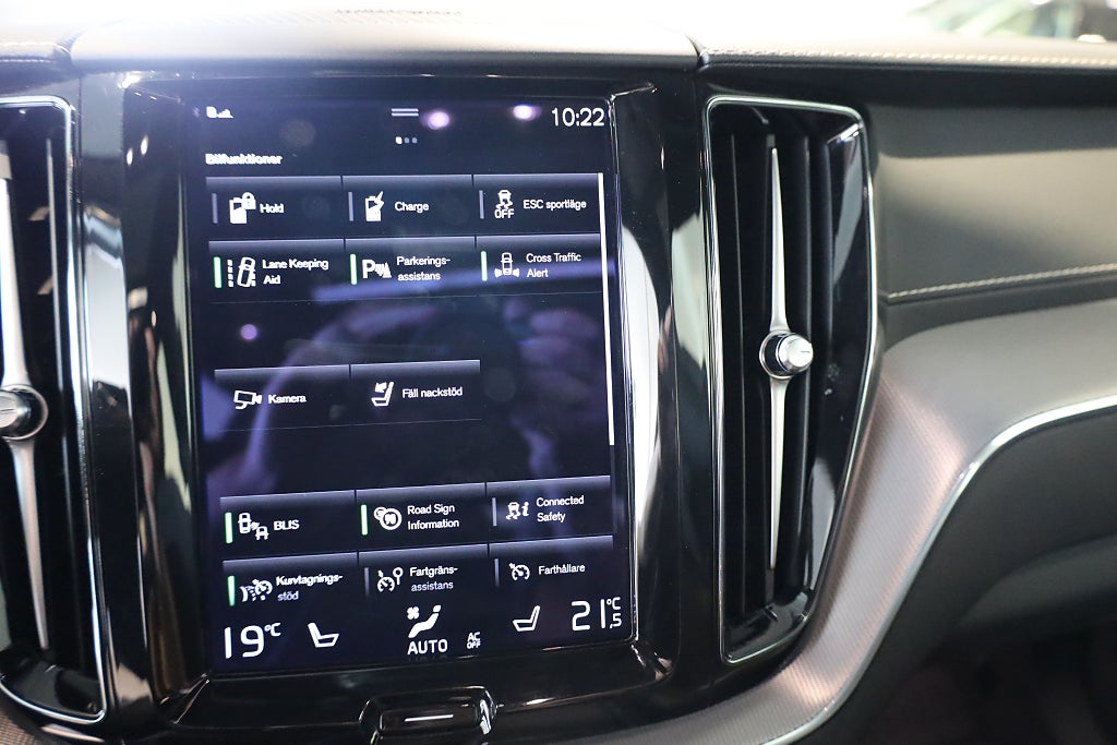 Volvo XC60 Recharge T6 AWD AUT R-Design Pano H&K Navi Kamera