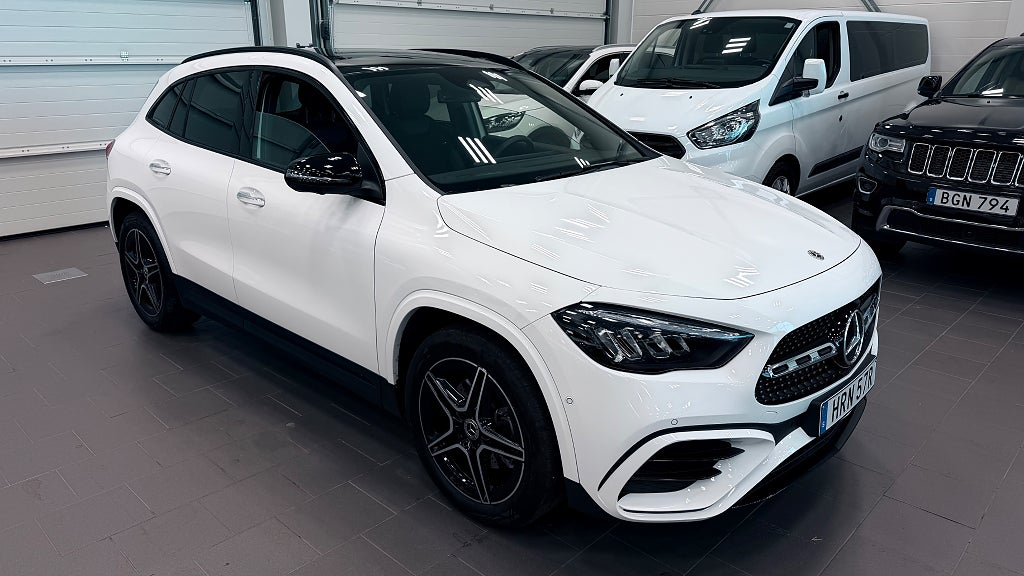 Mercedes-Benz GLA 200 AMG Advanced Panorama 1-Ägare Välvårdad