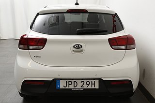 Halvkombi Kia Rio 7 av 22