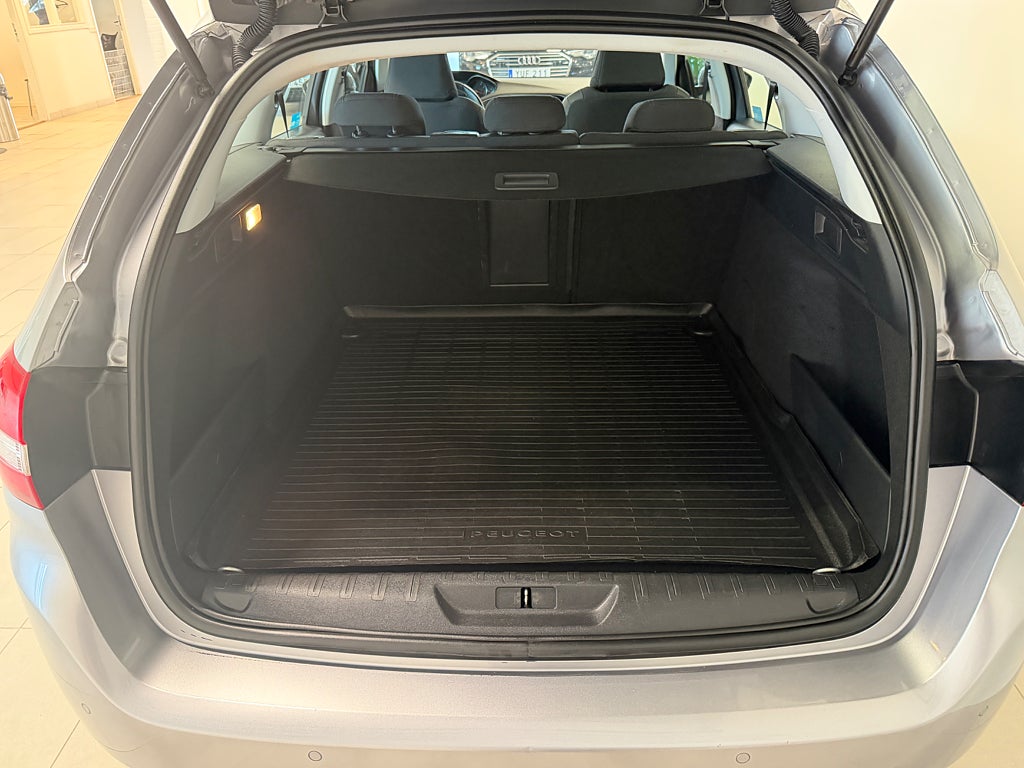 Peugeot 308 SW 1.2 PureTech 130 EAT Allure SoV Hjul thumbnail