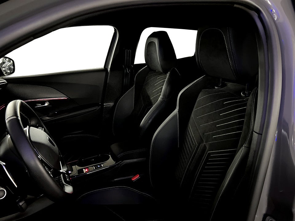 Bild på Peugeot 2008 GT 1.2 PT 130hk Aut B-KAMERA CARPLAY