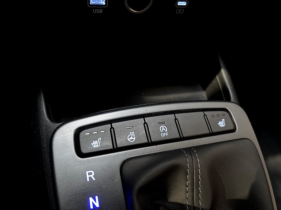 Bild på Hyundai i10 Essential 1.0 MPi 67hk AMT Aut B-KAMERA CARPLAY