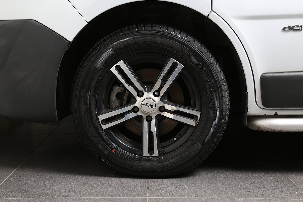 Renault Trafic Passenger 2.9t 2.0 dCi Kombi Nybesikt 9-sitsig 2012