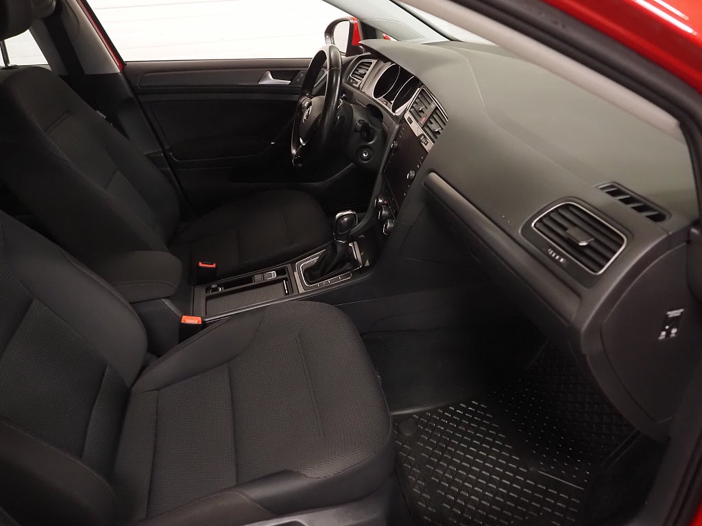 Volkswagen Golf SC 1.0 TSI DSG 110hk P-Sensorer ACC Carplay 2018