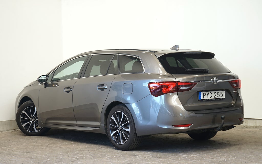 Toyota Avensis Kombi 1.8 Automat B-kamera Dragkrok 147hk