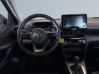 Toyota Yaris Cross Hybrid e-CVT Active S&V-Hjul/Backkamera/Rattvärme/BT – bild 8