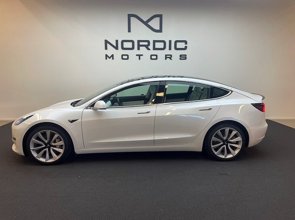 Tesla Model 3 Long Range AWD, 440hk