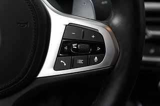 Sedan BMW 330e 17 av 32