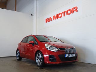 Halvkombi Kia Rio 3 av 21