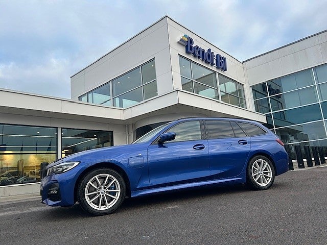 BMW 330e xDrive Touring M Sport /Aktiv Farthållare / Drag