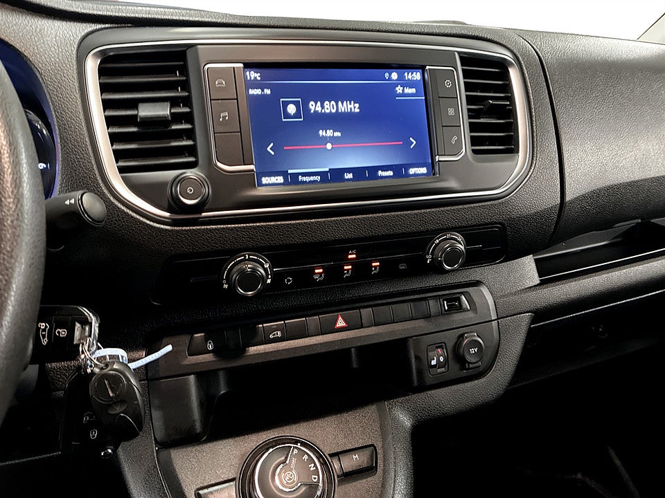 Bild på Opel Vivaro Business 2.0 BHDi 145hk Aut L3 B-KAMERA WEBASTO DRAG