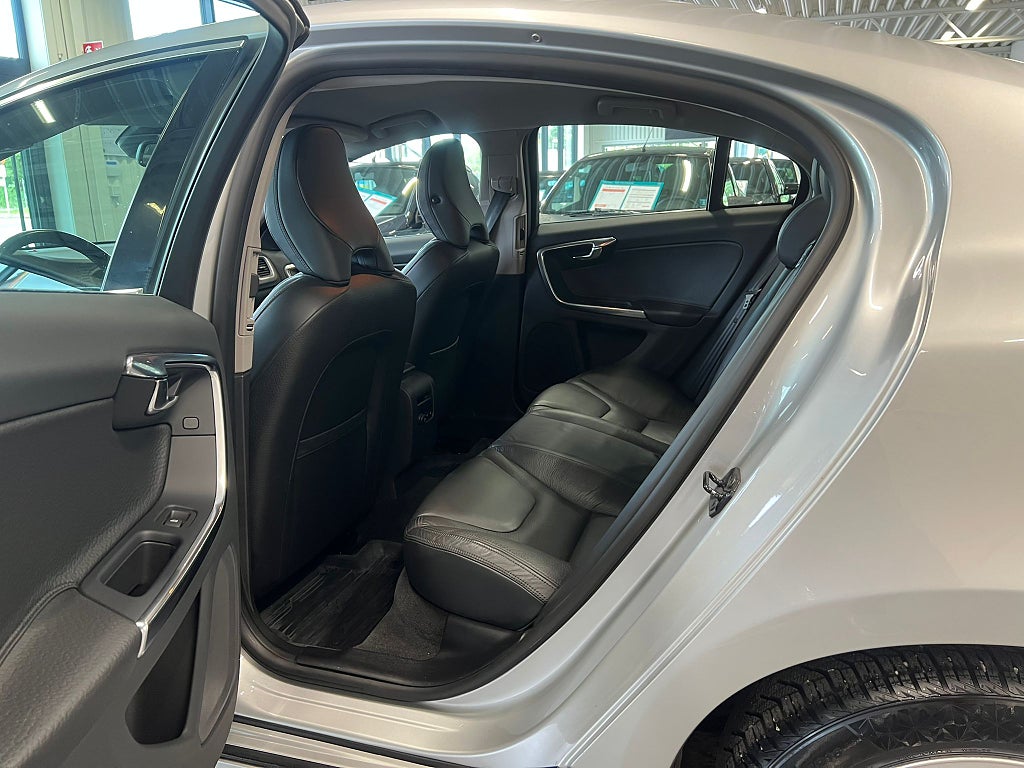 Volvo S60 2011 - miniatyr 10
