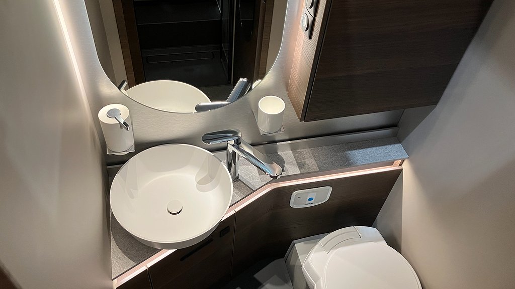 Adria Super Sonic 780 DL Face to face / Mercedes / Alde /AUT - Adria