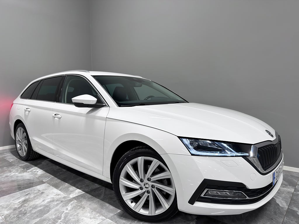 Skoda Octavia 2.0 TDI 4x4 Auto/Drag/GPS/Cockpit/Värmare/Kamera/MOMS