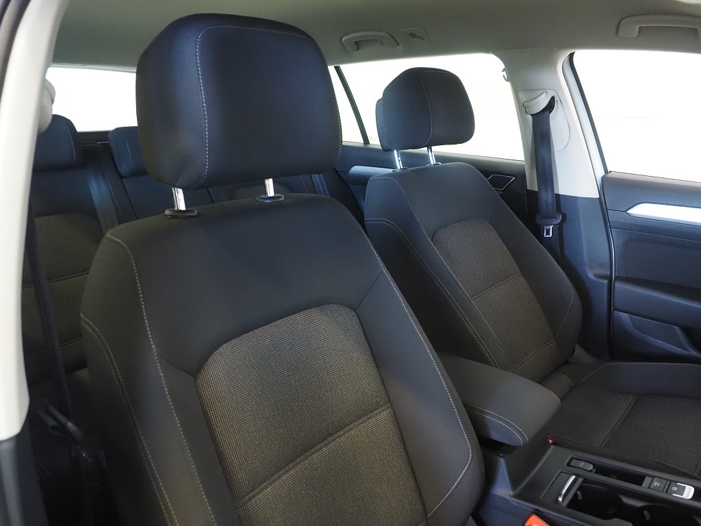Volkswagen Passat Sportscombi 1.4 TSI 150hk Cockpit Drag Kamera 2018