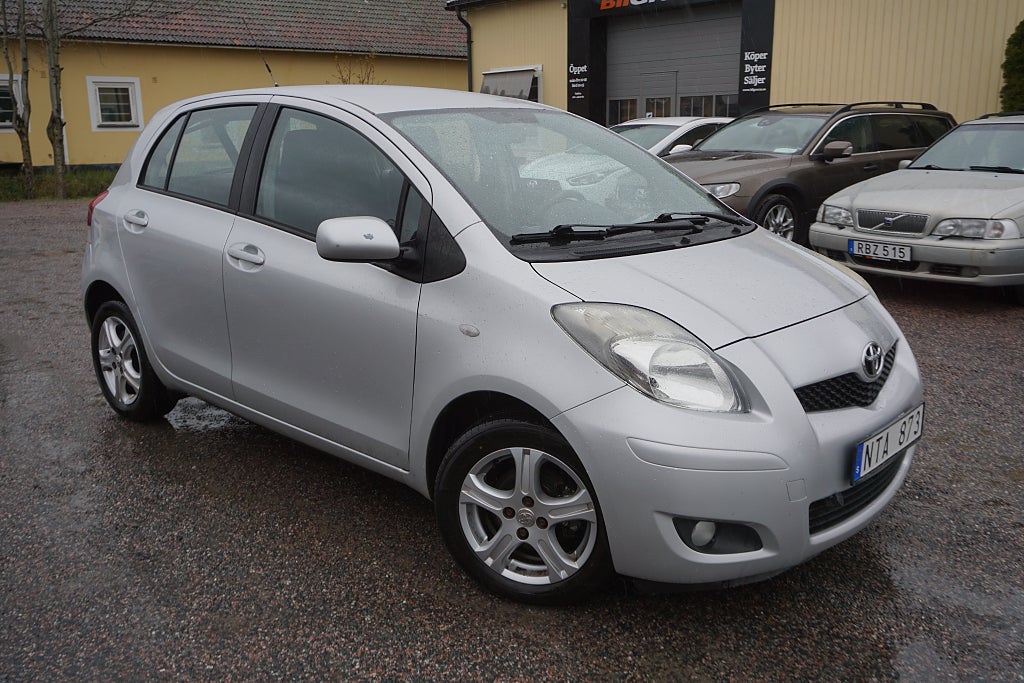 Toyota Yaris 5-dörrar 1.33 Dual VVT-i M-värmare