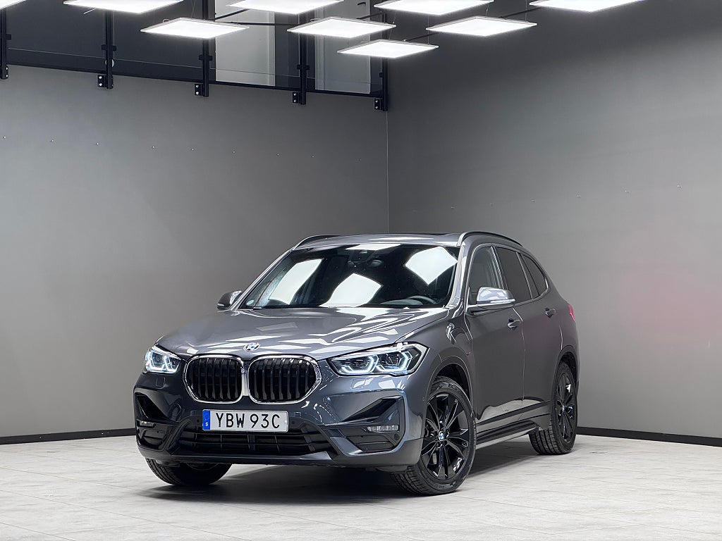 BMW X1 xDrive25e Sport line / B-kamera / Värmare 