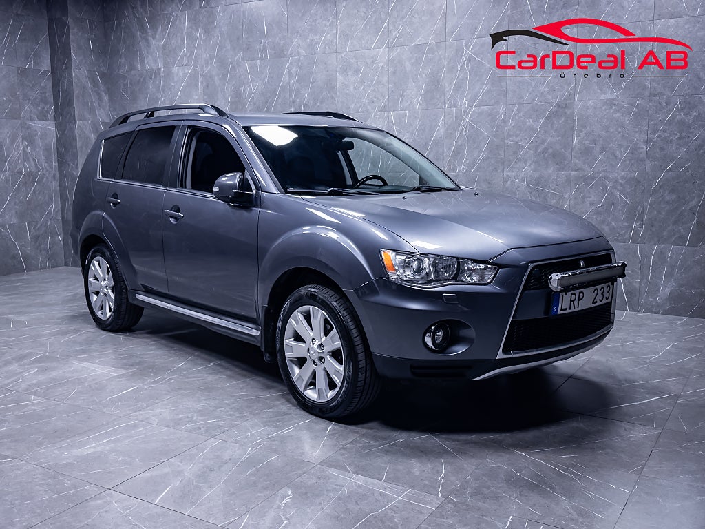 Mitsubishi Outlander 7-Sits 2.2 Di-D+ 4WD 177hk LED-ramp Läder Keyless Drag