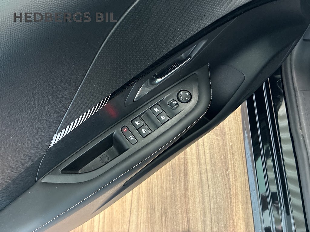 Peugeot 208 1.2 PureTech 100 Allure  thumbnail