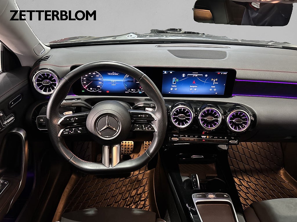 Sedan Mercedes-Benz CLA250 20 av 34