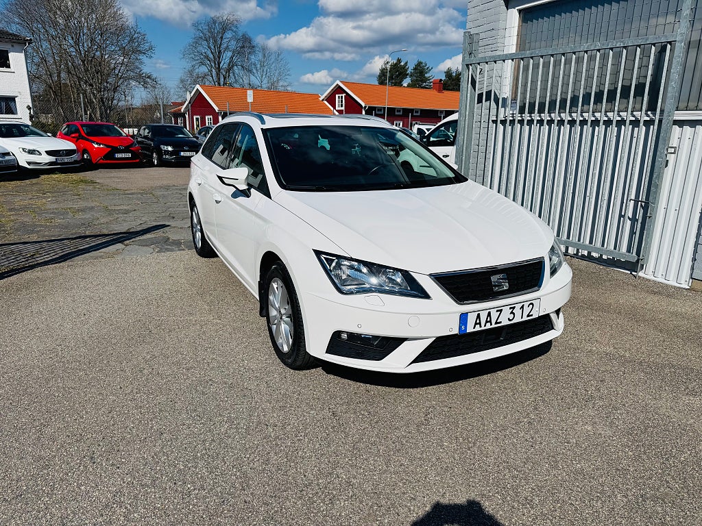 Seat Leon ST 1.5 TGI 130HK STYLE DSG / PANORAMA / DRAG / VÄRMARE