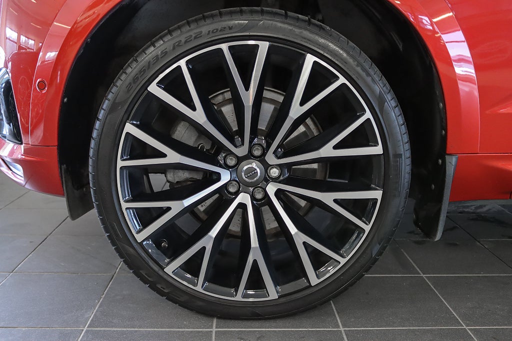 Volvo XC60 B5 AWD R-Design Pano B&W B-kamera HuD Drag