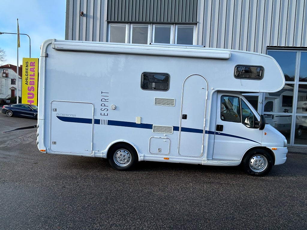 Dethleffs A 5880-2 AL-KO, DUBBELGOLV, GARAGE