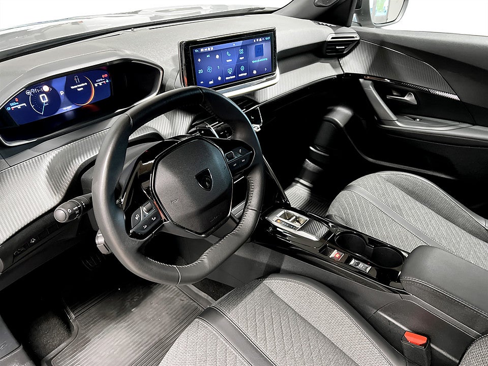 Bild på Peugeot 2008 Allure 1.2 PT 130hk B-KAMERA CARPLAY