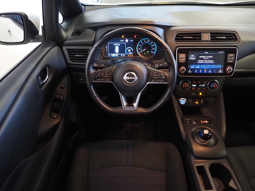 Nissan Leaf 40 kWh 150hk Acenta |Backkamera| Rattvärme | 2023