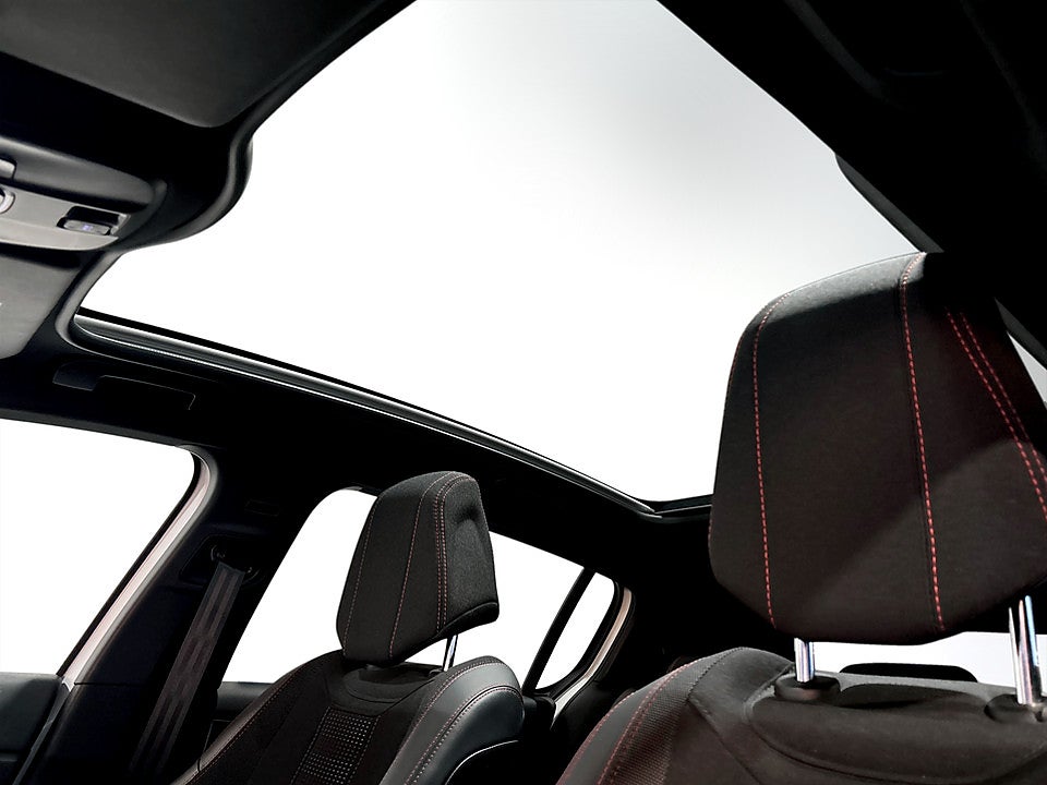 Bild på Peugeot 308 5D GT-Line 1.2 PT 130hk PANO CARPLAY