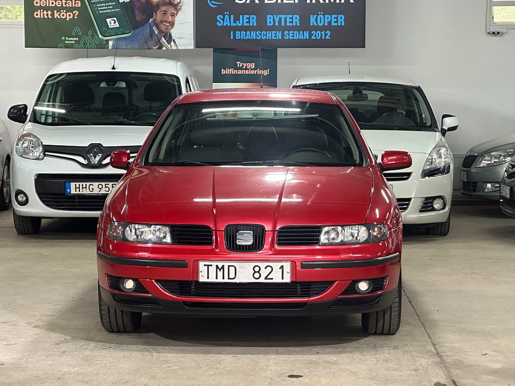 Seat Leon 1.6 Mycket välvårdad bil Nyservad  Drag Endast 9900 mil