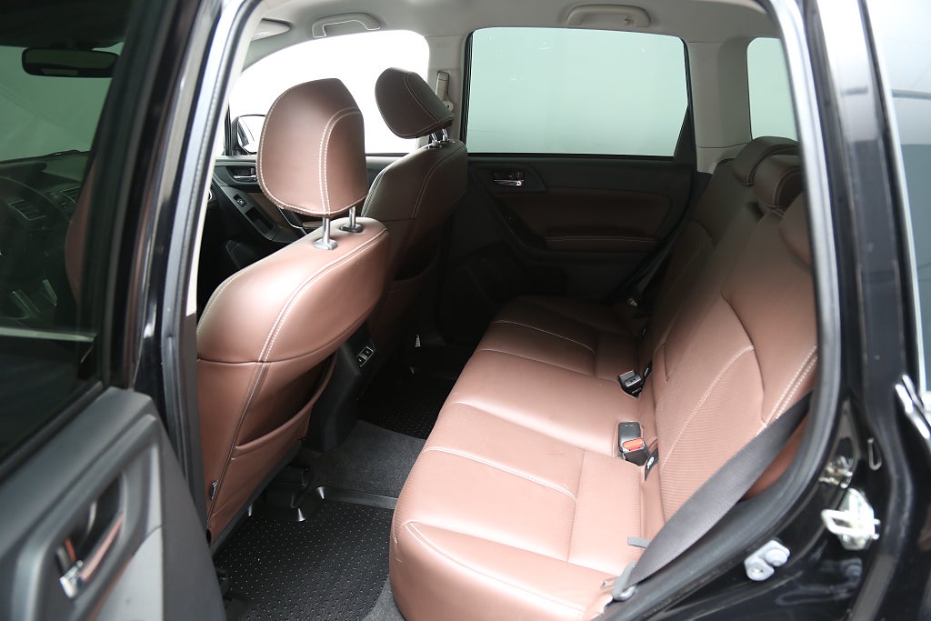 Subaru Forester 2,0D XS 147hk AWD Aut Läder Extraljus Motorv Drag 2016