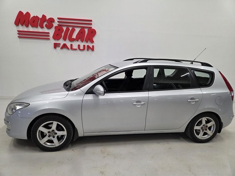 Hyundai i30 1,6 Crdi-R Kombi Manuell 115 Hk Comfort+