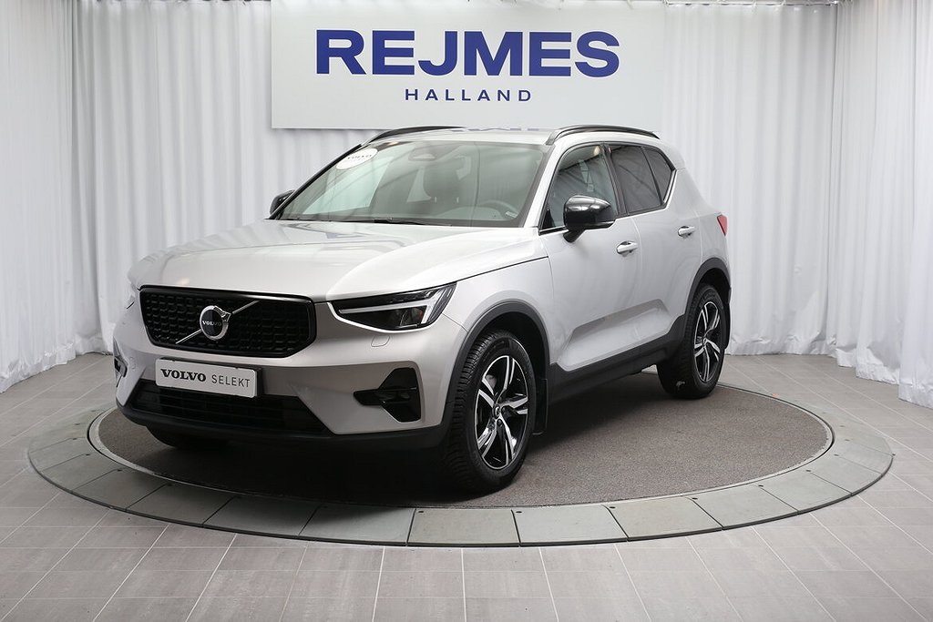 Volvo XC40 B4 FWD Bensin Plus Dark Drag Motorstol Förarstöd