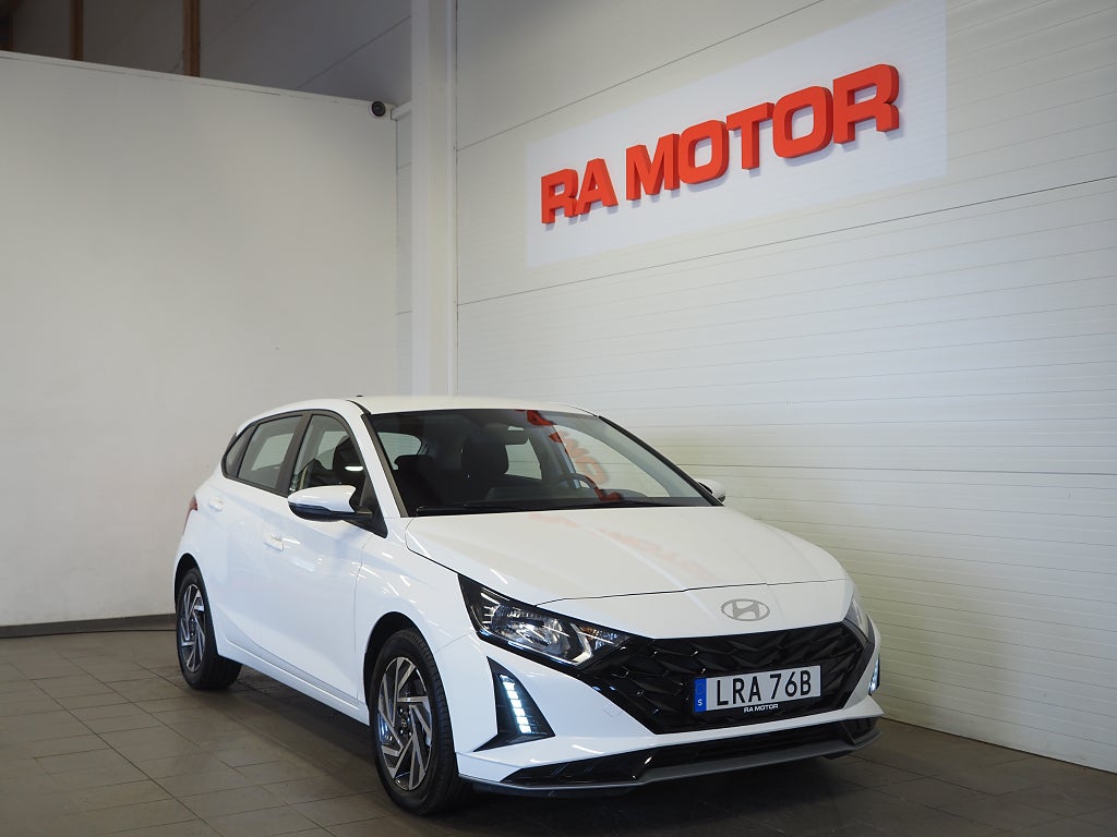 Hyundai i20 Essential 1.0 T-GDI 100HK Automat Kamera Moms 2025