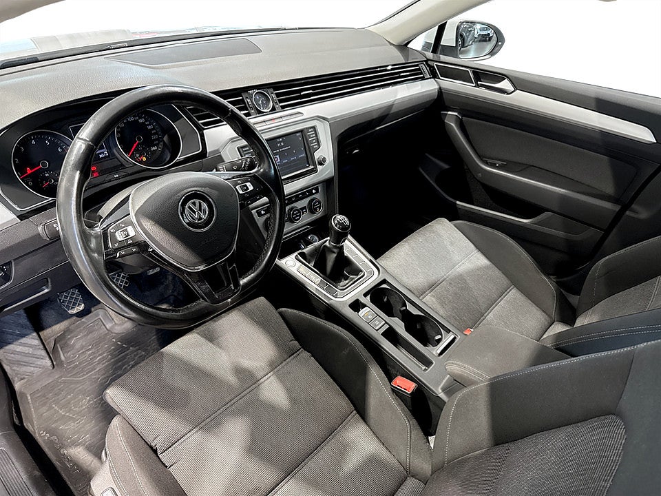 Bild på Volkswagen Passat Base Sportscombi 1.4 TSI 150hk BACKKAMERA