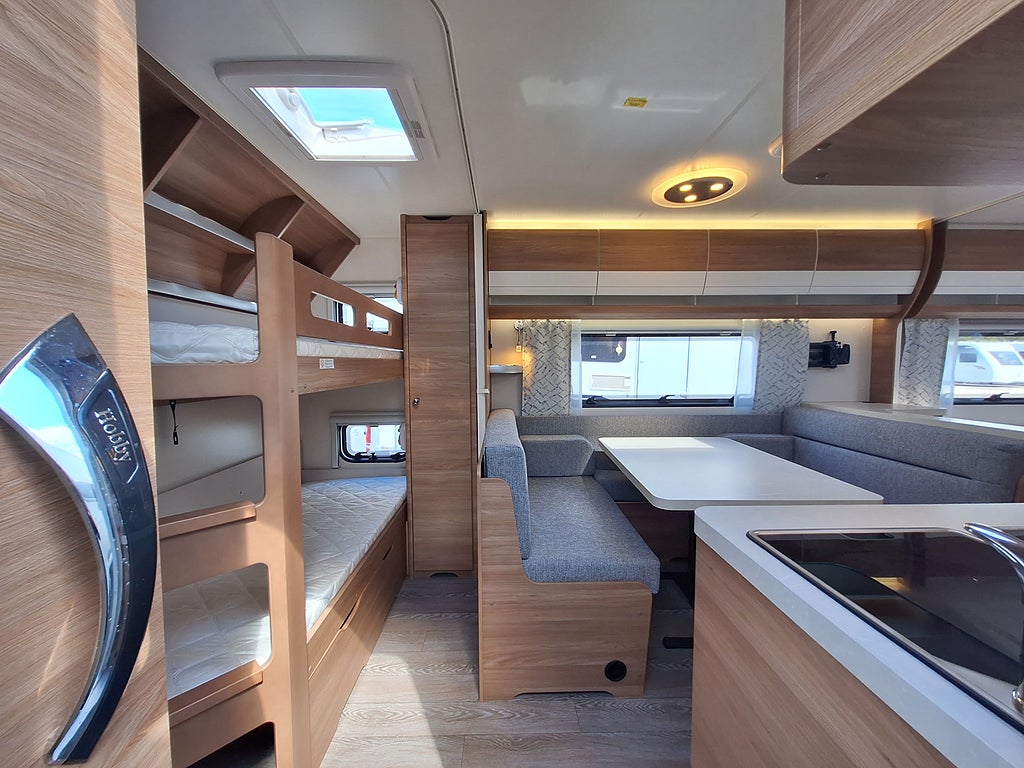 Hobby De Luxe 560 KMFe Barnkammare, Kampanjprodukt!