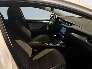 Toyota Avensis Kombi 1.8 Valvematic Drag/Kamera/Värmare/Navi/SoV-Däck – bild 10