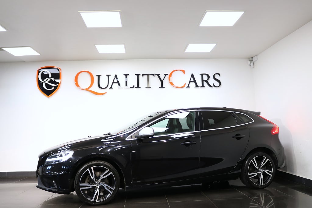 Volvo V40 2018 - miniatyr 2