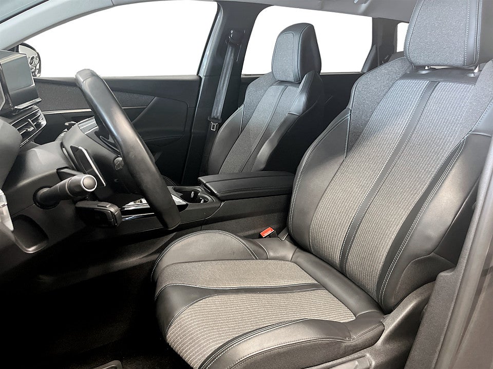 Bild på Peugeot 5008 Allure Pack 1.2 PT 130hk Aut B-KAMERA CARPLAY
