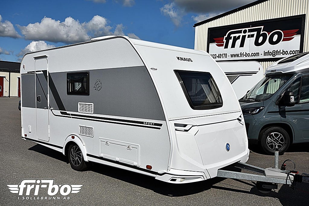 Knaus 420 QD Sport, Dubbelbädd