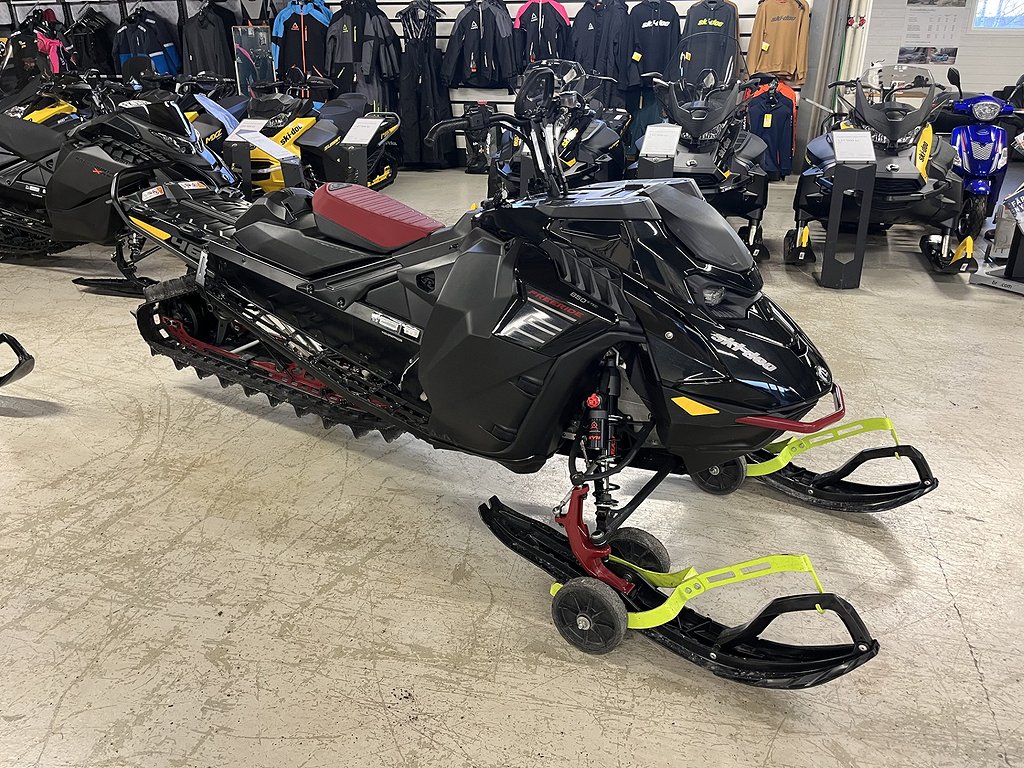 Ski-Doo Freeride 146" 850 E-TEC