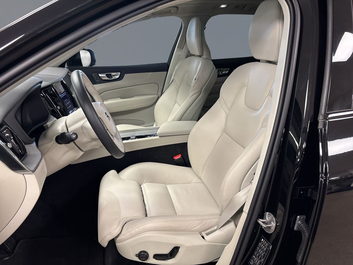 Volvo XC60 T6 AWD Plus Dark Edition 2025, bild 6/10