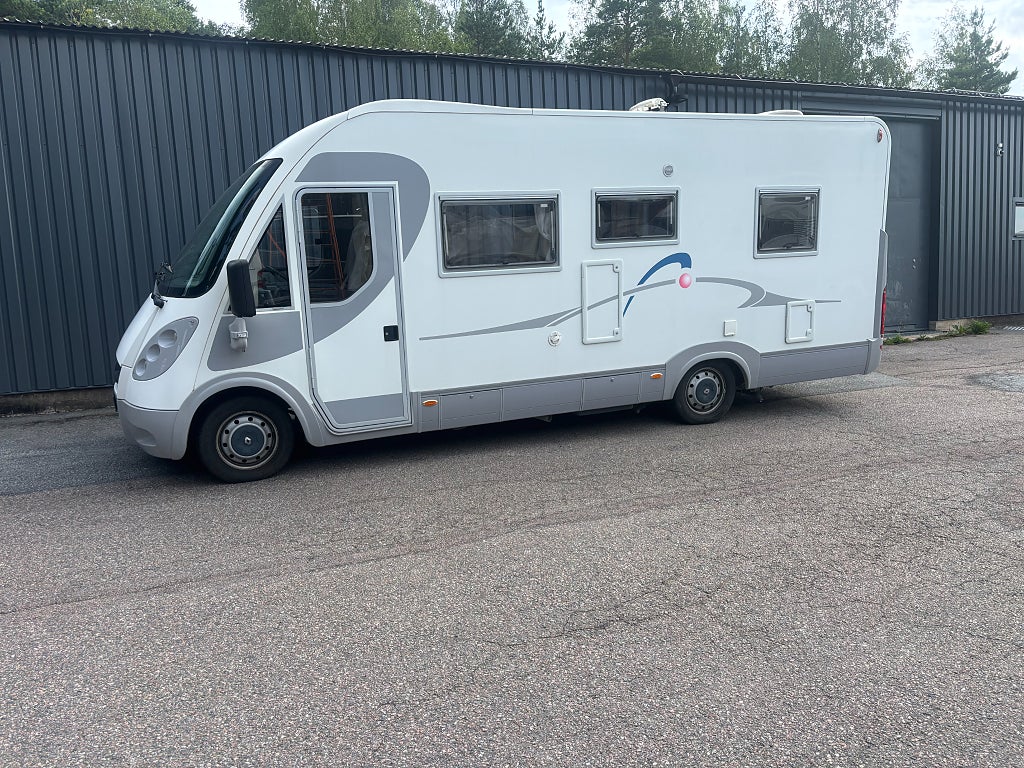 Adria Vision 677 SP  Under 7 meter / Ugn /3149 kr/mån