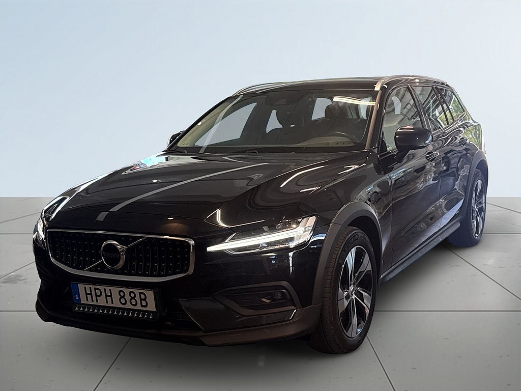 Volvo V60 Cross Country B4 AWD Advanced MoK/Värmare/H&K/Drag/Kamera