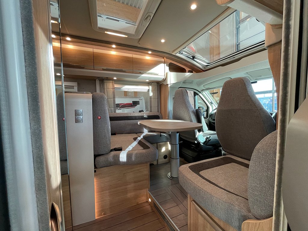 Knaus Sky TI 700 MEB /Hyd-stöd/AC bodel/Solcell/Badrum bak - Knaus