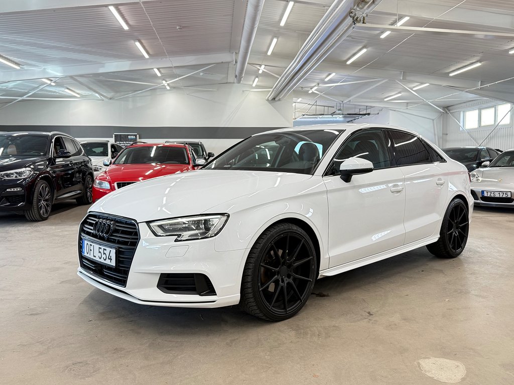 Audi A3 Sedan 2.0 TDI BLACKOPTIK COCKPIT DRAG EU6